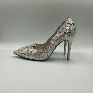 Betsey Johnson Pumps Size 10 Silver Rhinestones Evening Pumps 4” Heel